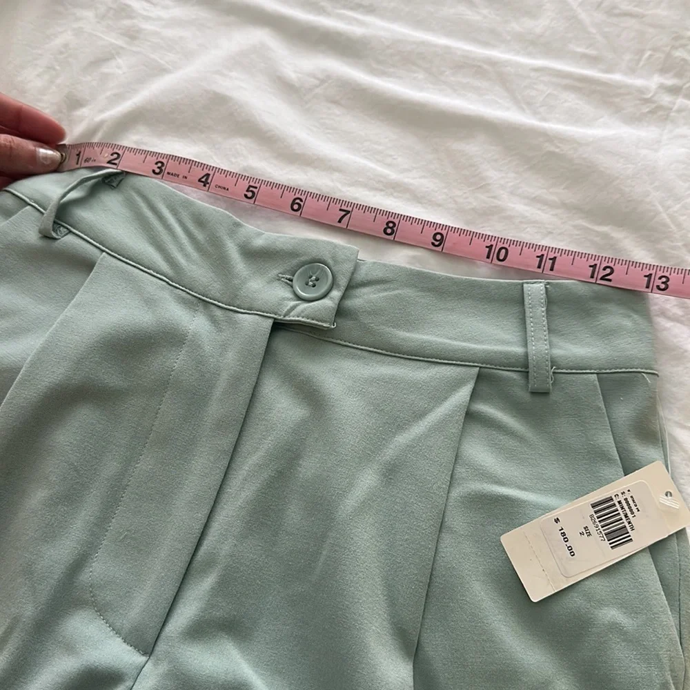 ENA PELLY JOLIE SUITING SHORT IN MINT - Picture 4 of 4